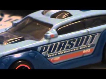 REVIEW Hot Wheels 2013 HW Pursuit Blue And White