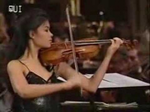 Vanessa-Mae plays Toccata & Fugue