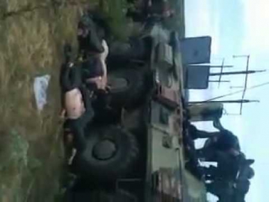 Карательный отряд скидывает трупы под Краматорском 3 мая 2014 года