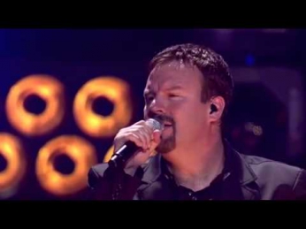 Casting Crowns - Who Am I (live @ EO-Jongerendag 2012)