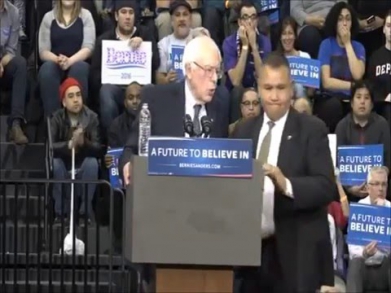 Secret Service Step in to Protect Bernie Sanders (2-25-16)