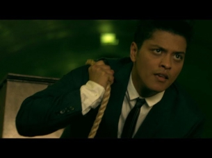 Bruno Mars - Grenade [OFFICIAL VIDEO]