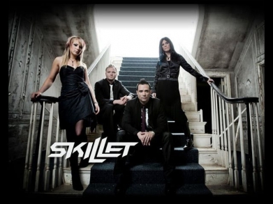 Skillet Whispers in the dark (на русском)