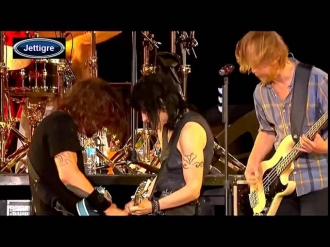 Joan Jett & The Foo Fighters - Bad Reputaion & I Love Rock N Roll HD