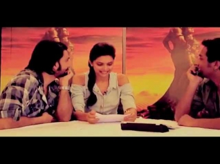 Moments:- Ranveer Singh and Deepika Padukone : offcam