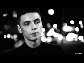 WORLD PREMIERE: Andy Black 